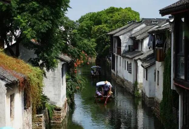 江苏周庄古镇：千年水乡的温婉画卷，尽显江南韵味与人文历史的独特魅力之旅