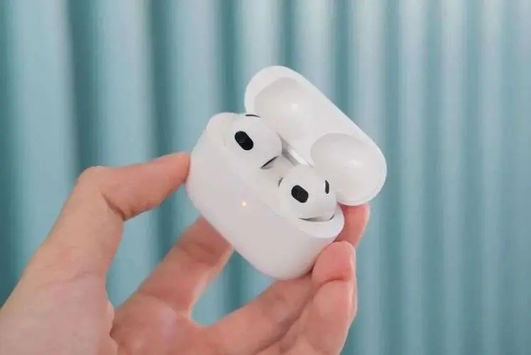 《airpods3》怎么定位其中一只