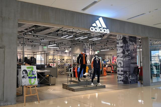 adidas瞄准低价市场，计划推出流行鞋款