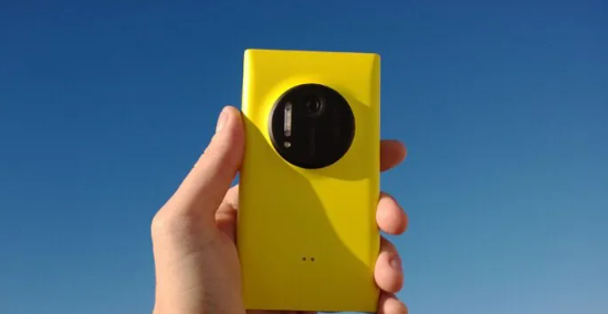 HMD最新手机设计泄露：致敬经典诺基亚Lumia 1020，采用独特奥利奥圆形摄像头模组