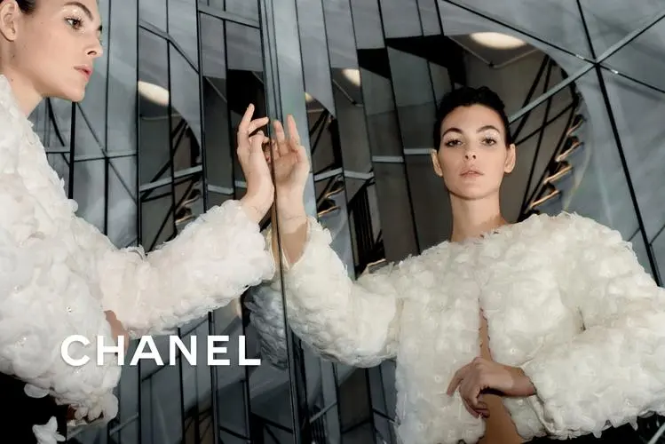 Chanel或于9月涨价，品牌策略面临消费者反应