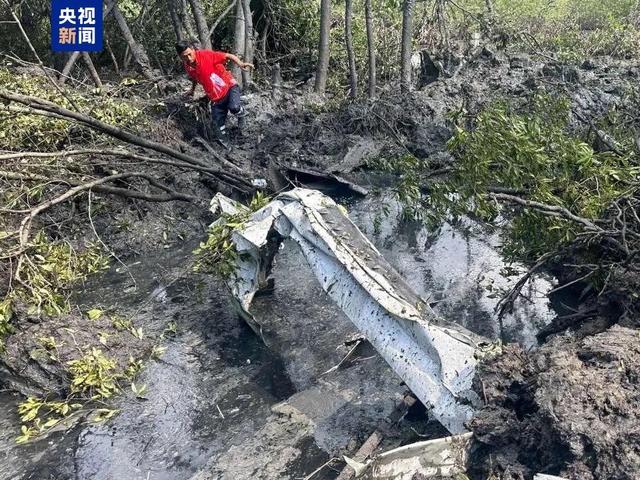 泰国坠毁飞机上最小中国游客仅12岁，事故原因仍在调查中